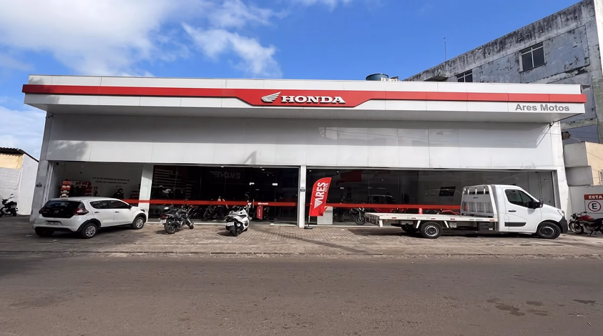 Fachada da Ares Motos, Concessionária Matriz da Bahia em Valença do Grupo Linhares