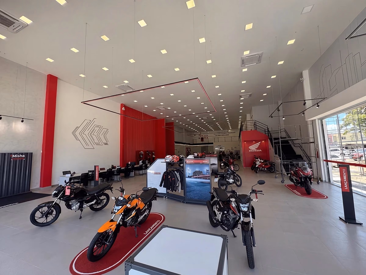Showroom e Recepção da Litoral de Ares Motos, Concessionária em Lauro de Freitas/BA - 9 de 15