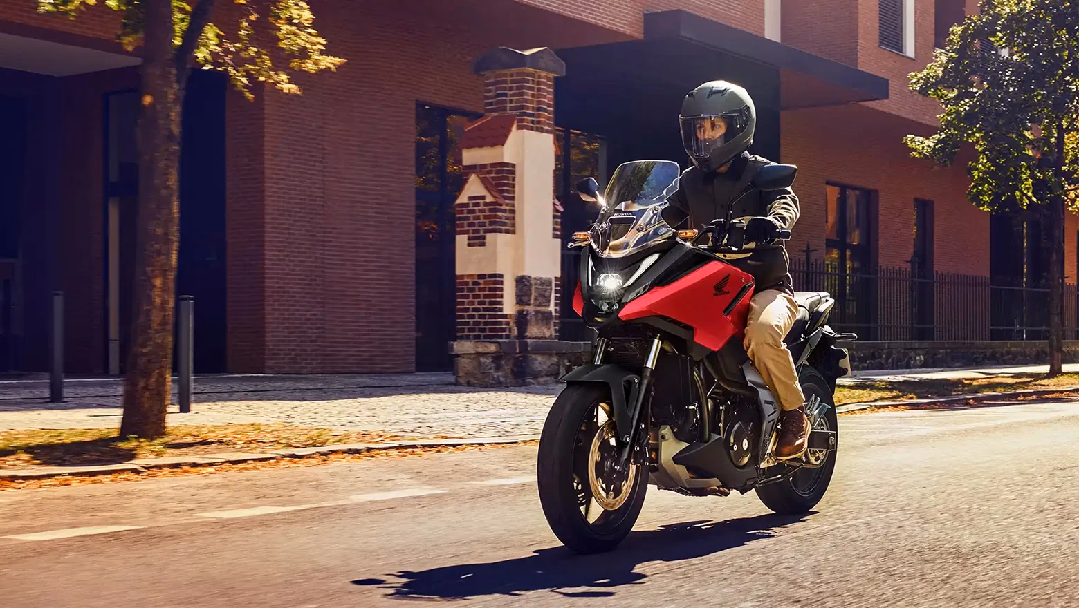 NC 750X na cidade - 2 de 4