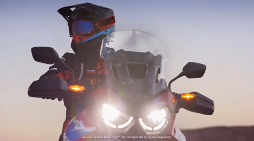 Africa Twin MT Faróis e assinatura de LED