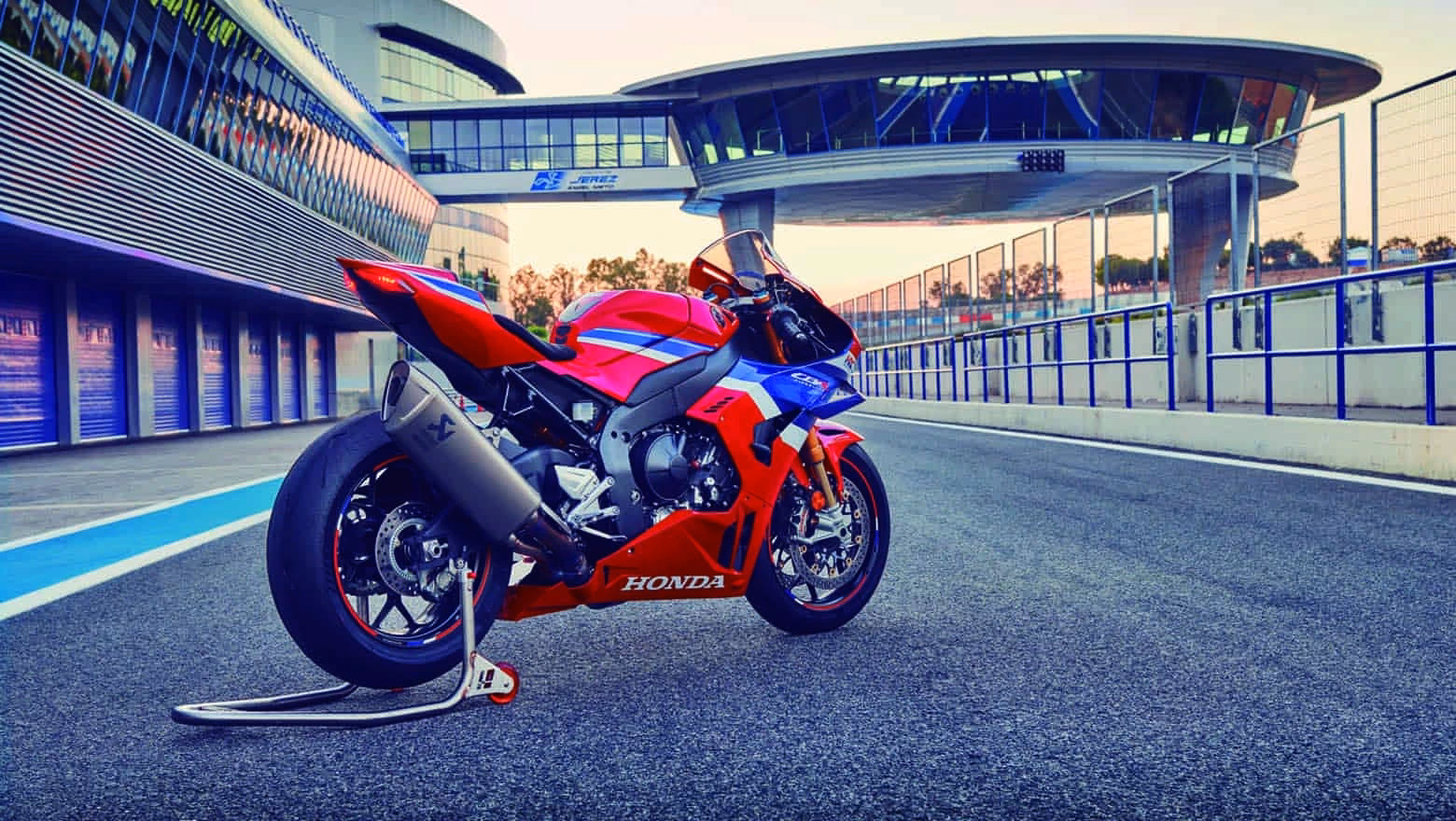 CBR1000RR-R Galeria de Imagens Foto 02 - 2 de 55