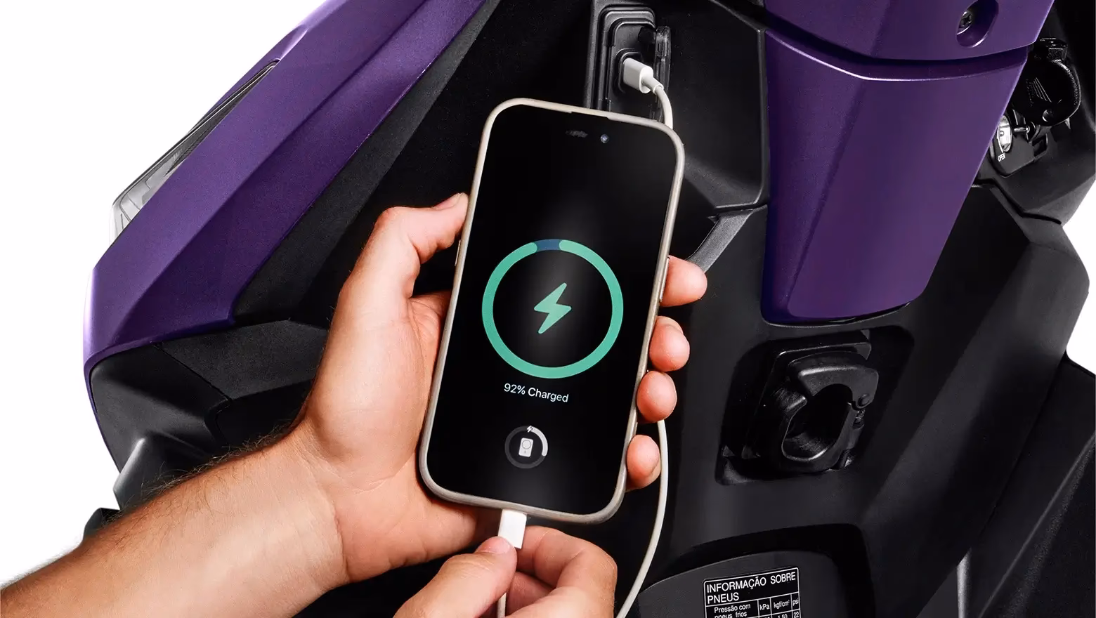 Elite 125 Galeria de Fotos Carregador USB-C - 9 de 16