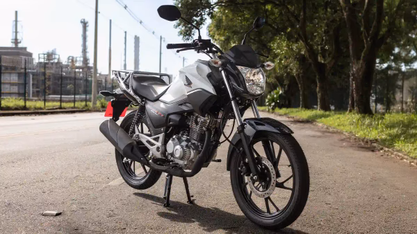 CG 160 Cargo na rua